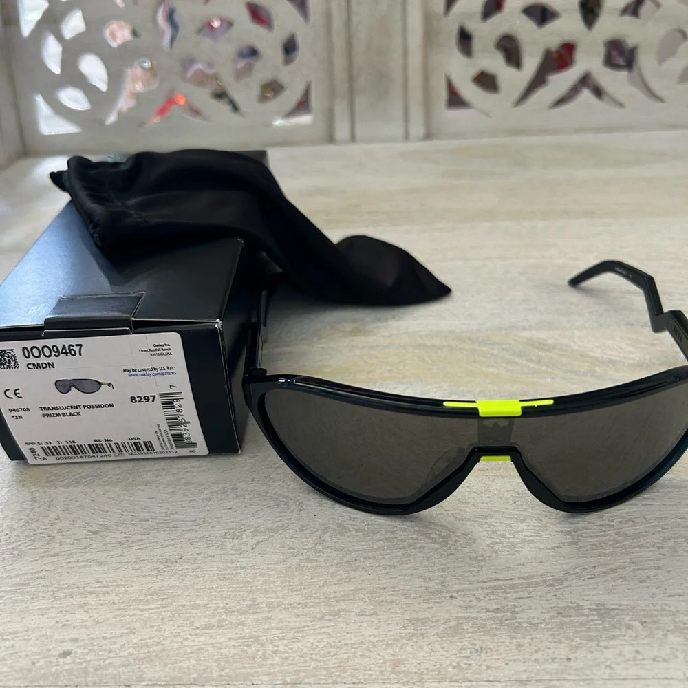 NIB Oakley CMDN Sunglasses Translucent Poseidon Prizm Black Sanctuary Collection